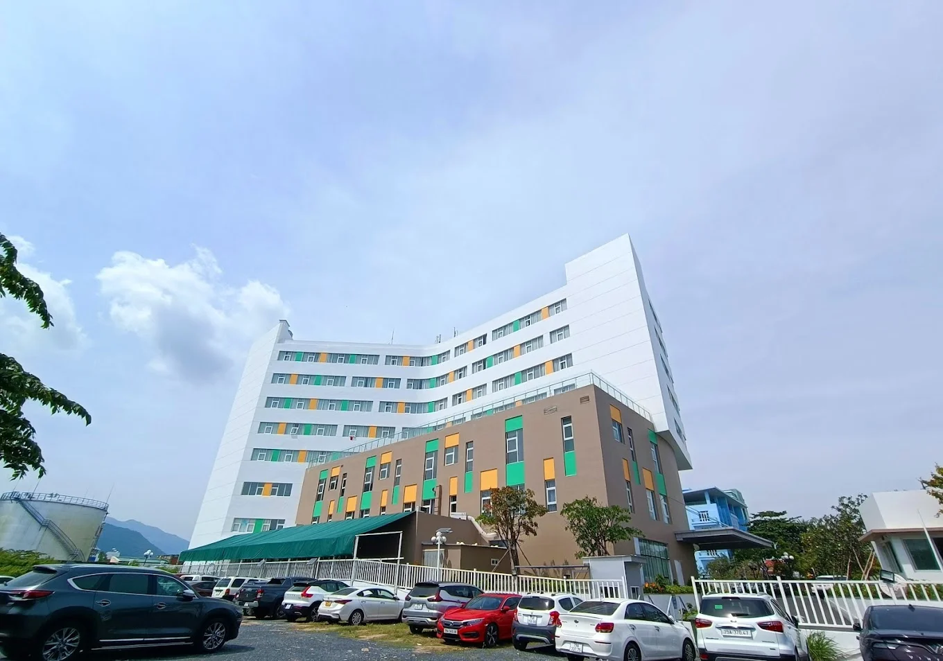 chổ đậu ô tô bệnh viện vinmec nha trang